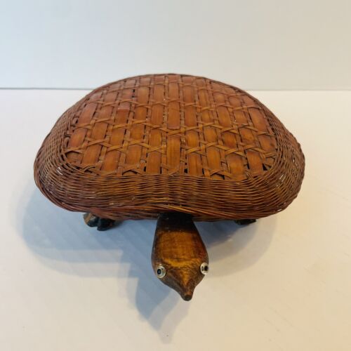 MCM Vintage Wicker Turtle Sewing Basket W/ Lid Granny Core Cottage Core Boho - Picture 1 of 17