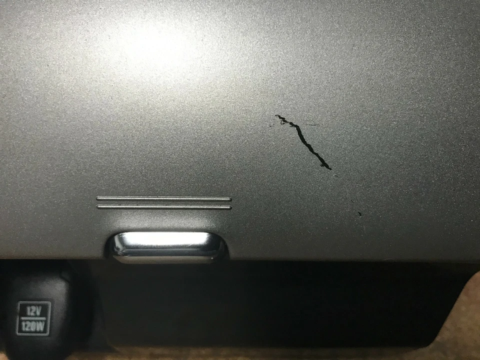 Suzuki Aerio 2006 compartimento accesorio enchufe #9170 Foto 3 de 4