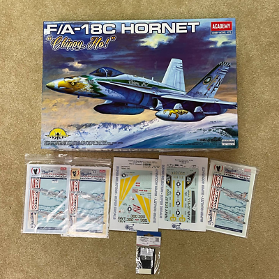 アカデミー academy 1/32 F/A18C Chippy Ho! Academy F/A-18C Hornet Chippy Ho! 1/32 Model Kit with Extras
