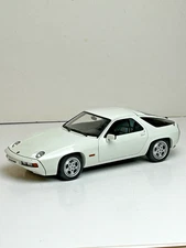 1:18 Scale Diecast Auto Art Porsche 928, Read