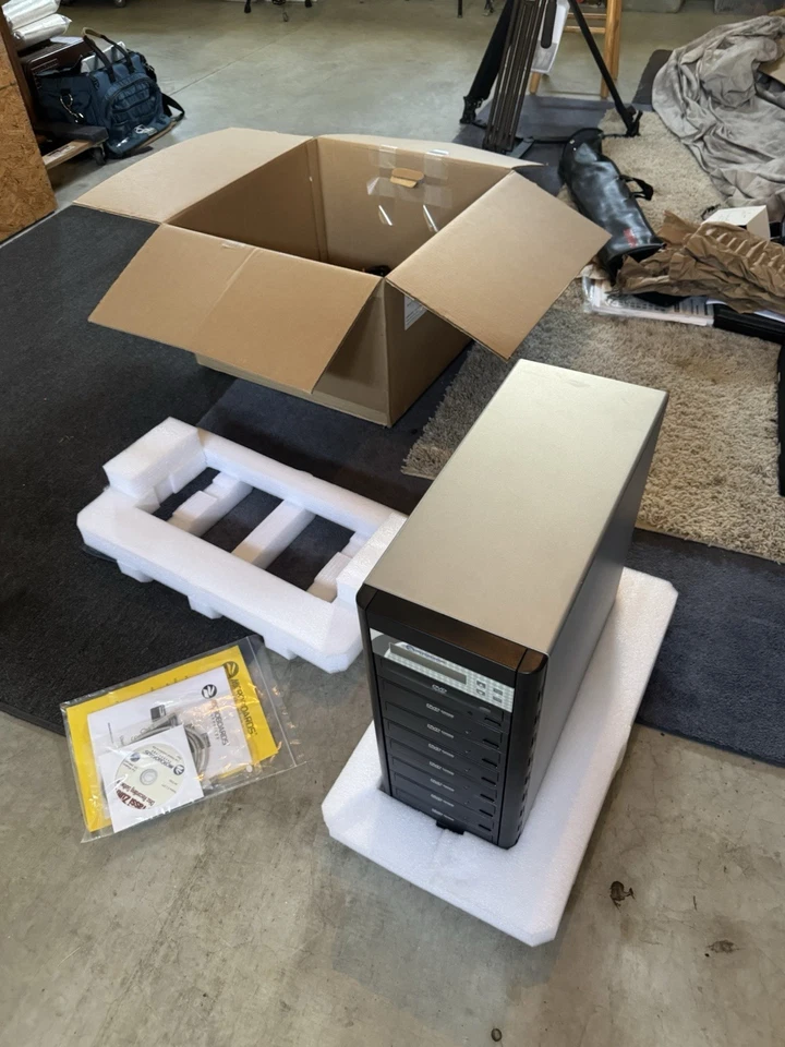 Microboards QD-DVD-127 24x/48x Standalone 1:7 DVD/CD Duplicator - Image 3 of 4