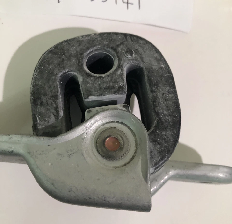 Suspensión sistema escape Volkswagen 8D0253147E Foto 3 de 4