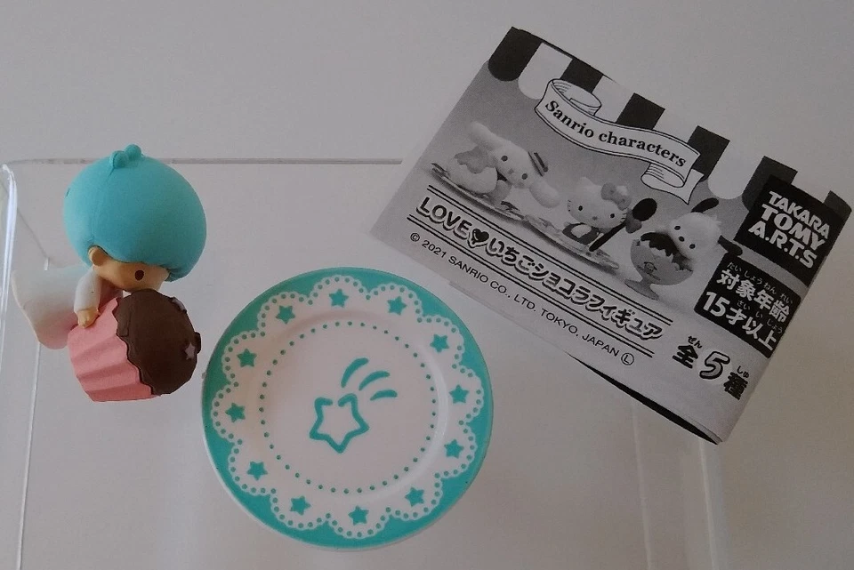 Minifigura de Gacha de Sanrio Characters Love Strawberry Chocolate KIKI 🍓🍫 NUEVO Foto 2 de 3