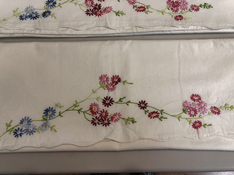 PAIR OF HAND EMBROIDERED LARGE PILLOW CASES, VINTAGE eBay