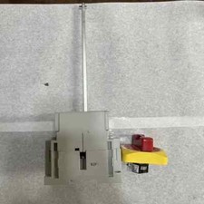 ALLEN BRADLEY 194R-C30-1753 DISCONNECT SWITCH with 194R-HS1E OPERATING HANDLE