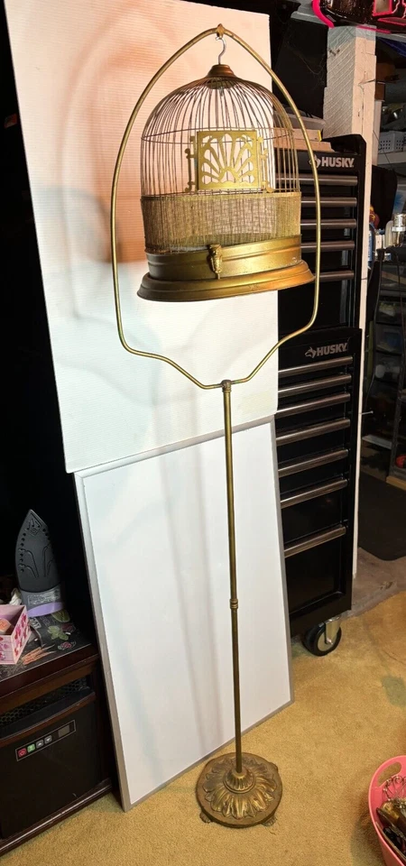 Antigua jaula para pájaros de alambre dorado corona de 1920 anillo Art Deco soporte de piso base de hierro fundido Foto 3 de 4
