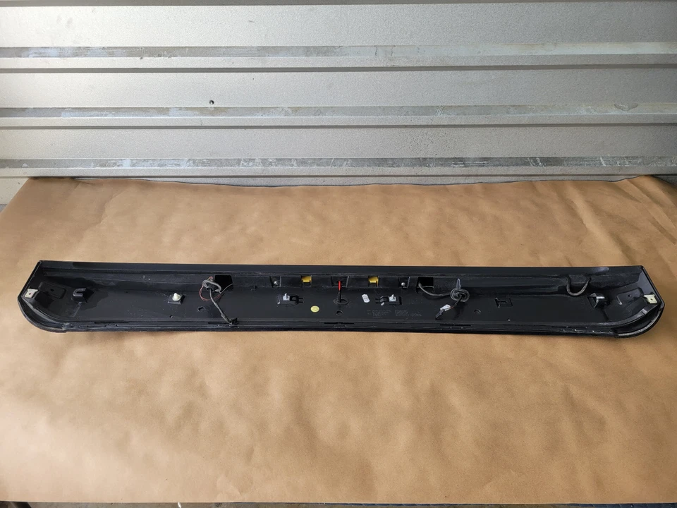 Alerón trasero negro para maletero Audi Q5 2009-2012 OEM con tercera luz se envía rápido Foto 2 de 4