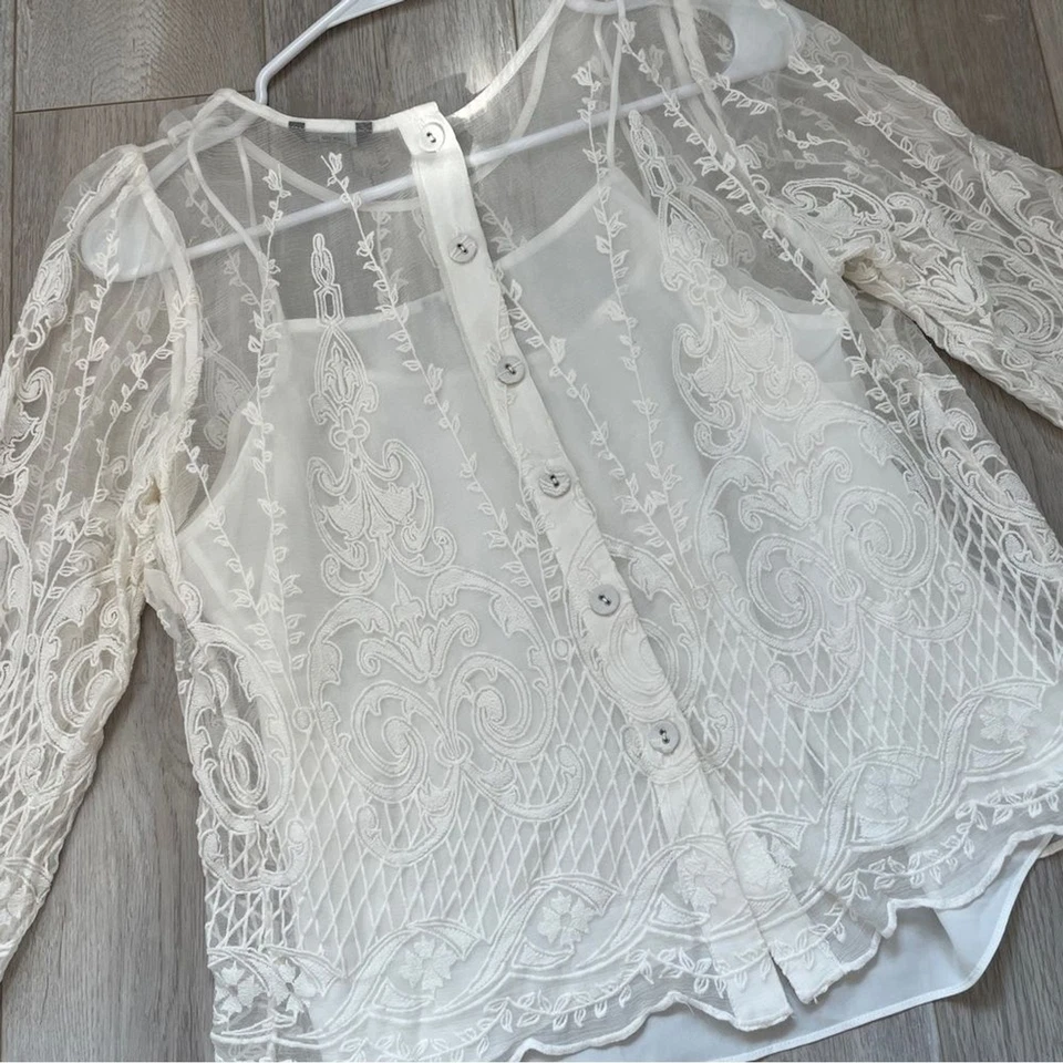 Dolce Vita Blouse Silk Embroidered White (small) coquette cottagecore soft girl - Image 4 of 4