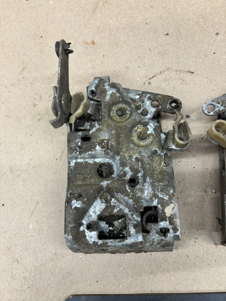 1973 1979 Ford Truck F100 F150 F350 Rh Lh Door Latch Latches Opener Closer Oem - Image 2 of 4