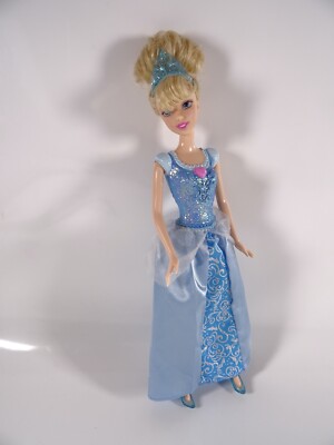 Disney Märchenglanz-Prinzessin Cinderella -Aschenputtel- Mattel CFB72 (17678)