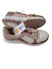 Art Class girls Blushing/Pepper Sneakers Size; 5 New