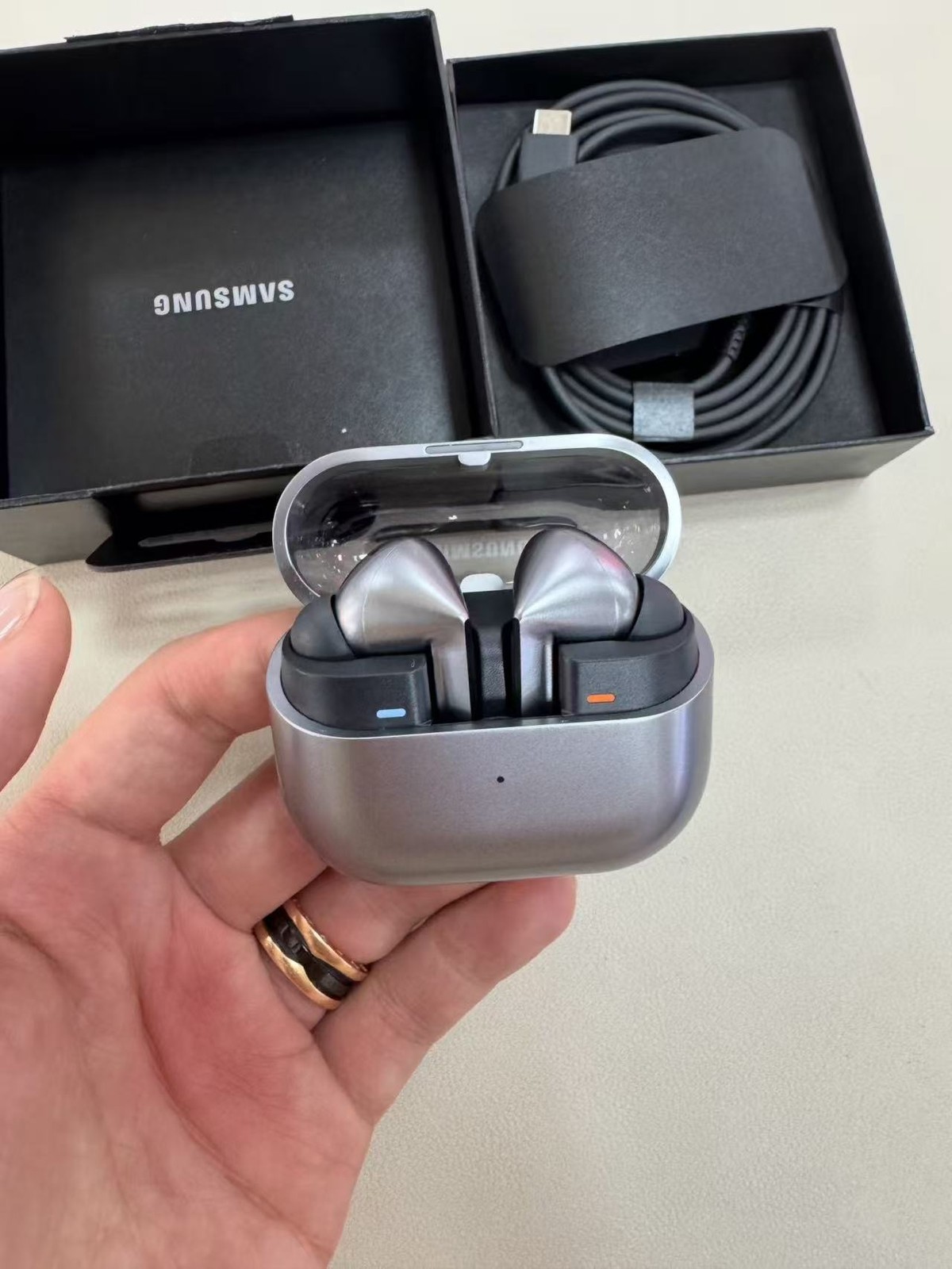 Brand New SAMSUNG Galaxy Buds 3 Pro AI True Wireless Bluetooth Earbuds Silver