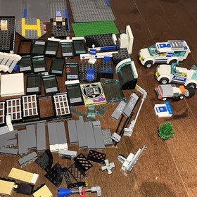 Lego City Set 7744 Police Headquarters Read