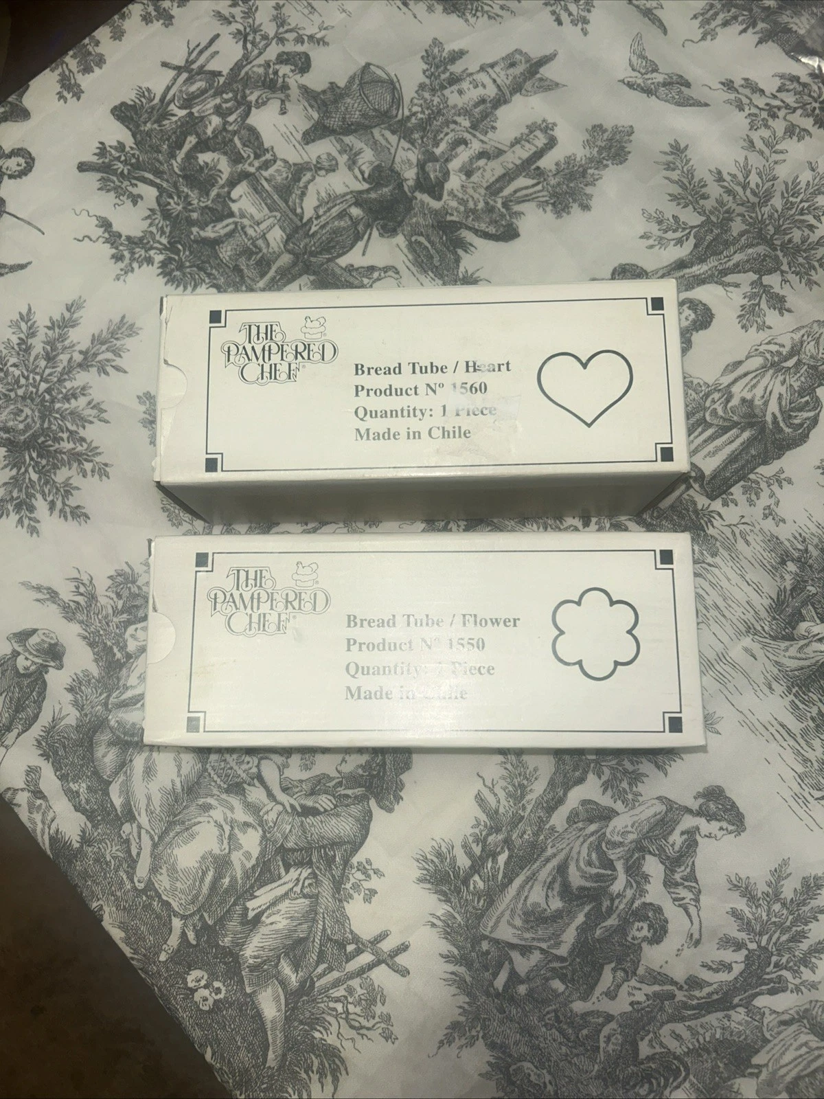 The Pampered Chef Bread Pans (Lot of 2) Flower, Heart