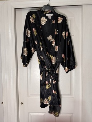 Gloria Vanderbilt Satin Black With Floral Robe