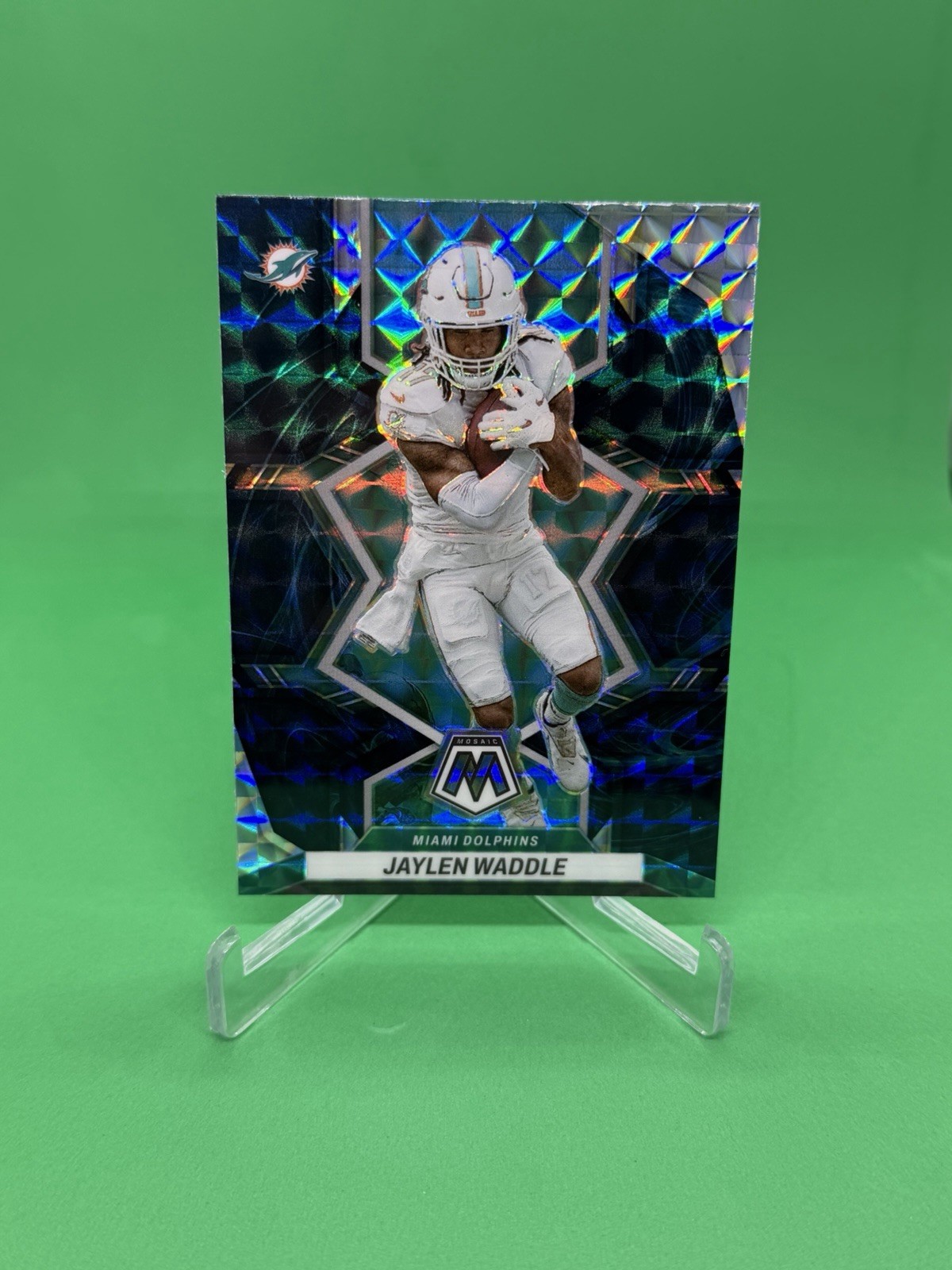 2022 Panini Mosaic Jaylen Waddle Genesis Prizm #122 Dolphins Short Print SP
