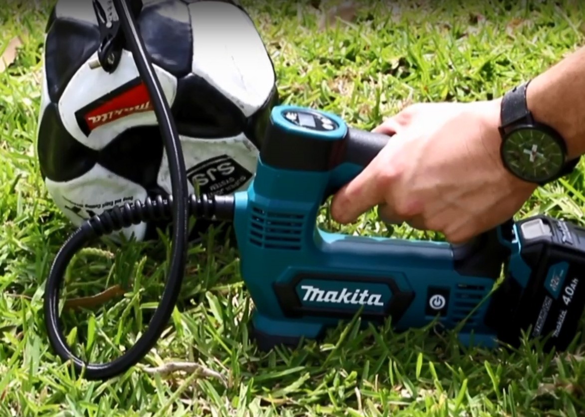 Makita DMP180Z 18V LXT Lithium Ion Cordless Inflator Digital Bare + Adapters