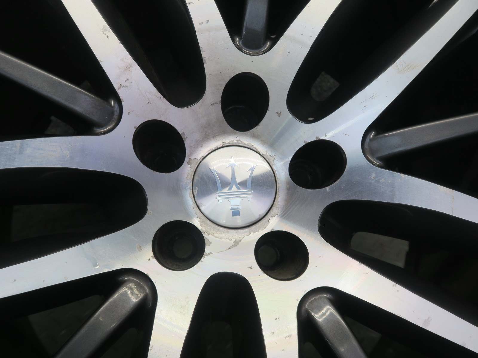 Maserati Ghibli 2014-2020 Rear Wheel P/N 670016855