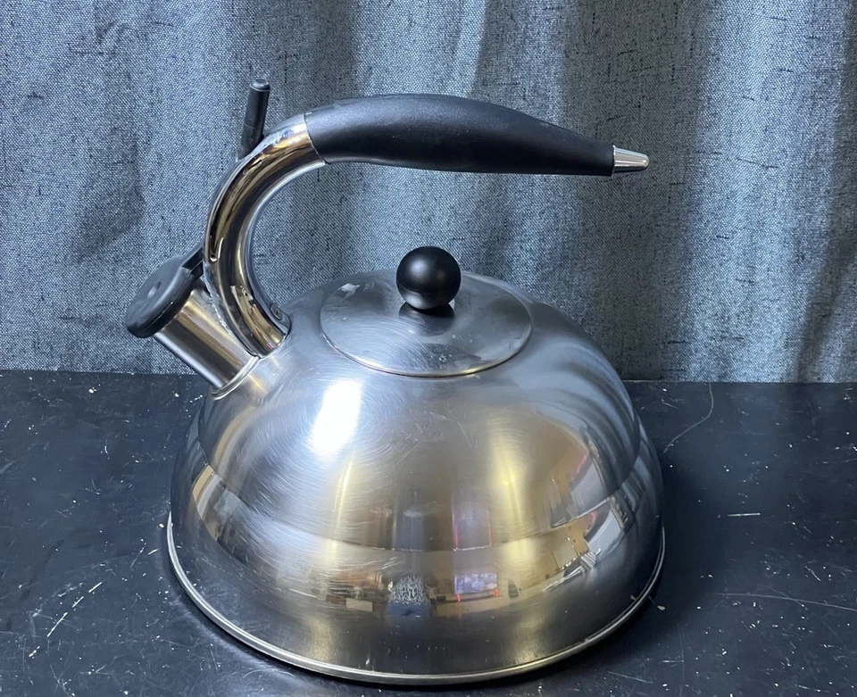 De colección - Tetera Kamenstein Metal Silbido Tetera Todo Acero Inoxidable 2QT Foto 2 de 4