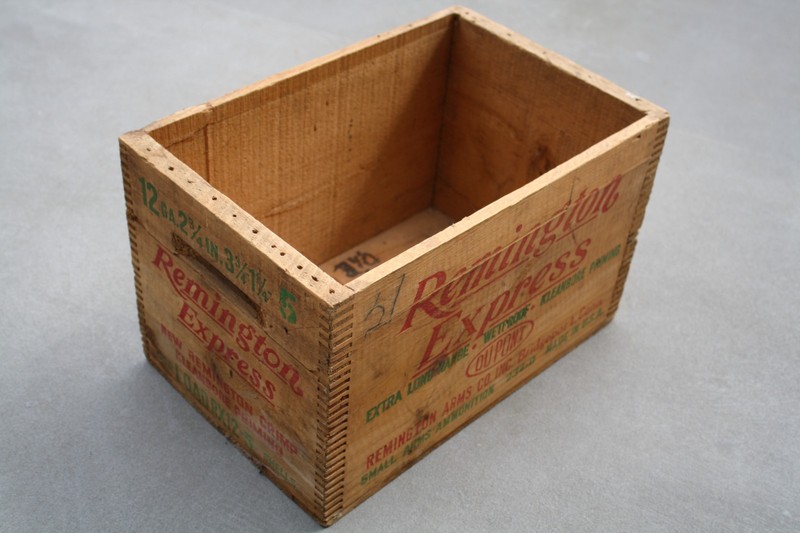 Remington Express Shotgun Shell, wood shipping box, dovetail, 14"x9-1/2"x9."