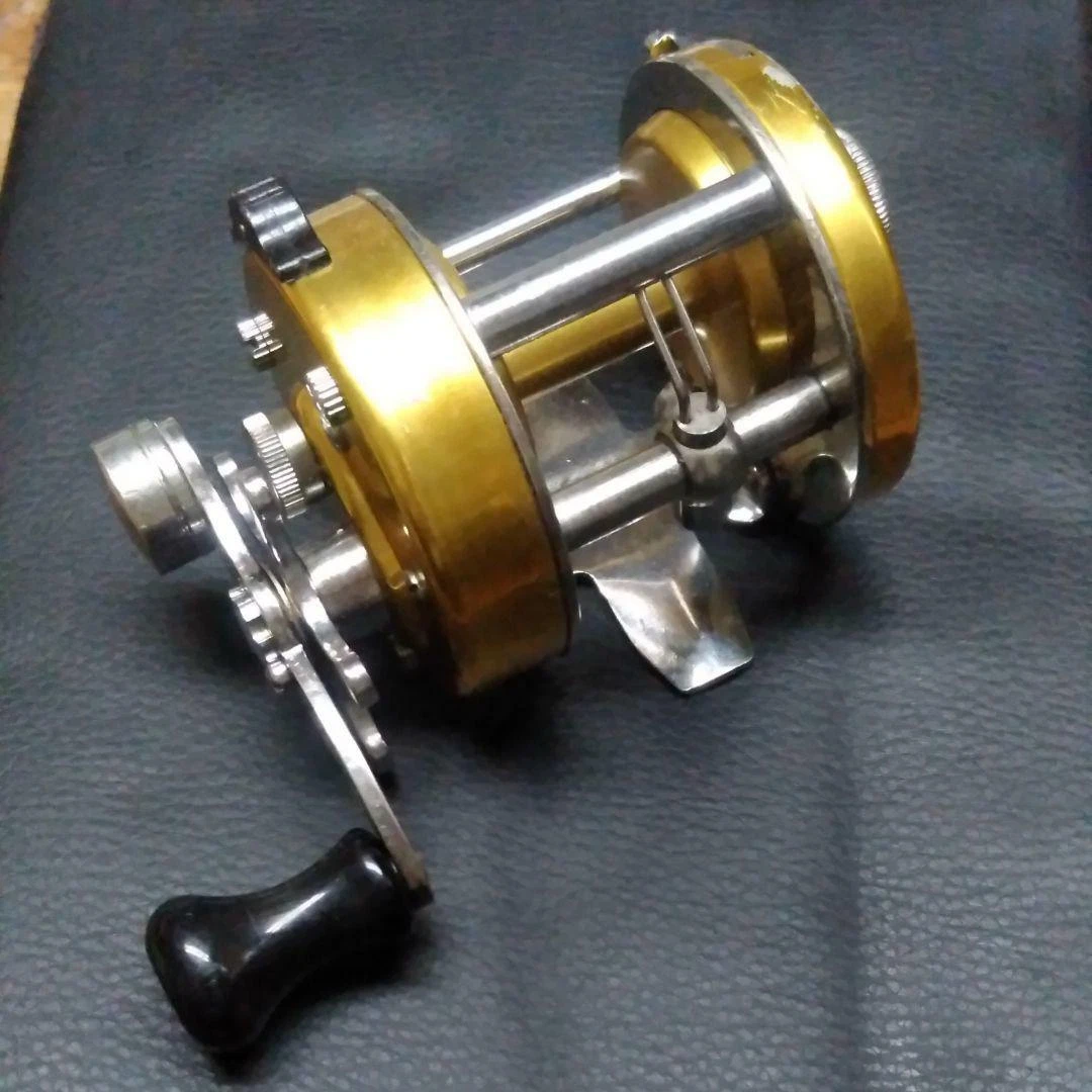 Penn 920 LEVELMATIC Ball Bearings Fishing Equipment Reel Good Condition 854/AK