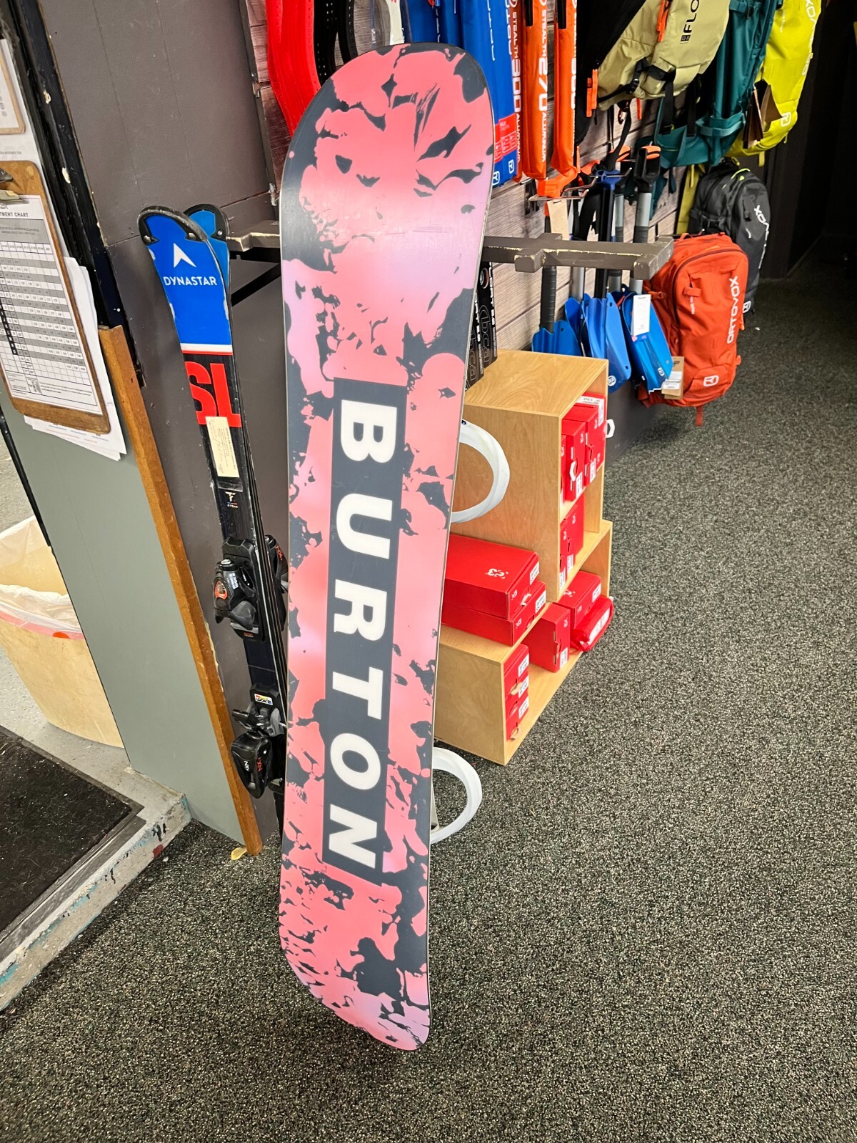 2023 Women's Burton Yeasayer Flying V Snowboard w/ Bindings And Boots