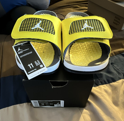 Jordan Hydro IV Retro Slide Sandals Yellow/Black/White Men s 11 DN4238-701