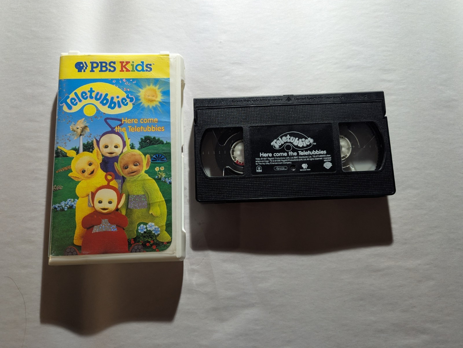 Teletubbies Here Come The Teletubbies VHS 1998 Video Tape PBS Kids Clamshell