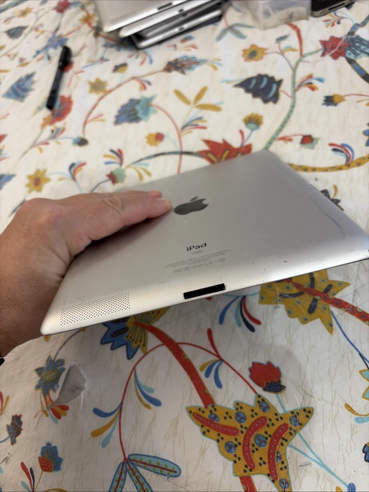 Apple iPad 2nd Generation A1395 Nero Black T107 - Immagine 3 di 4