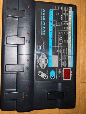 ZOOM PLAYER Guitar Effects Pedal with ZOOM Adapter