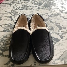 UGG Men's Ascot Black Leather/Sheepskin Slippers Size 7