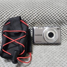 Fujifilm FinePix JX550 Silver Digital Camera 16MP 5x Zoom Comes with a case