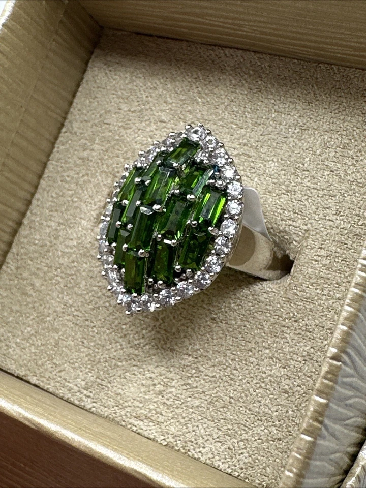 STUNNING Genuine Emerald & White Topaz Sterling Silver Ring Size 10 - Image 2 of 4