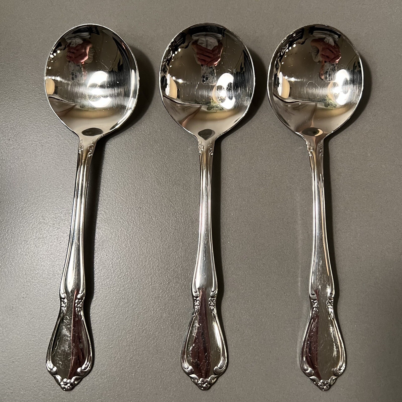 ONEIDA Chateau Stainless Round Bowl Soup Bouillon Spoons 5 3/4" Set Of