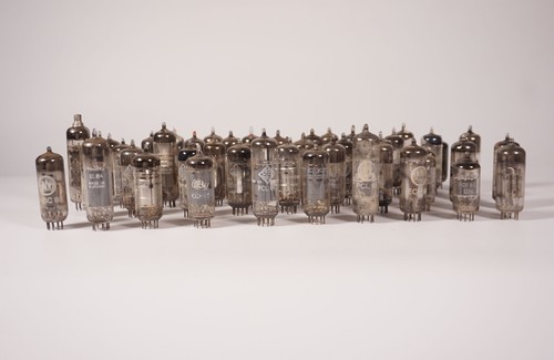 Lot De 50 Radios À Tubes