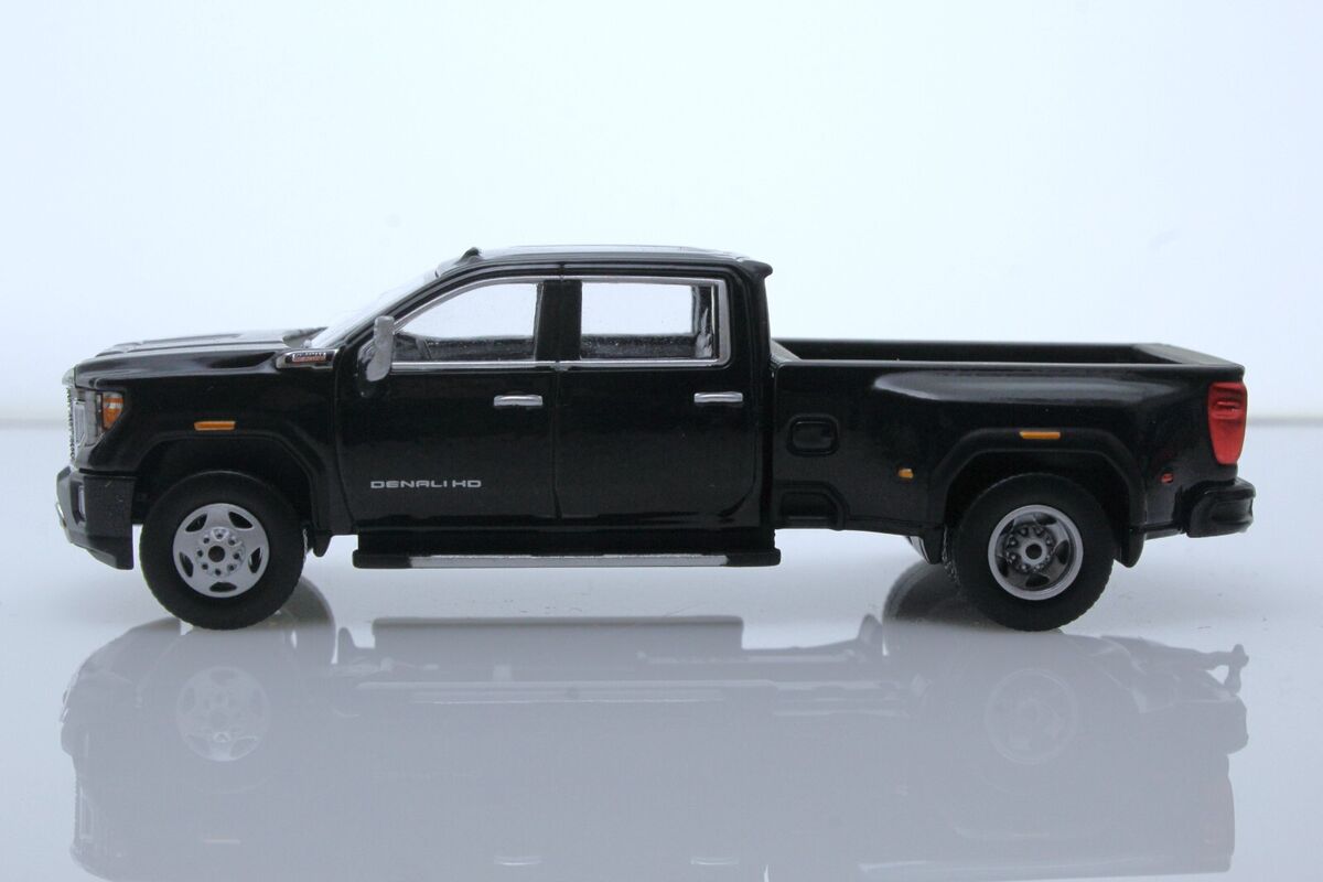 2022 GMC Sierra 3500 HD Dually Denali Pickup Truck 1:64
