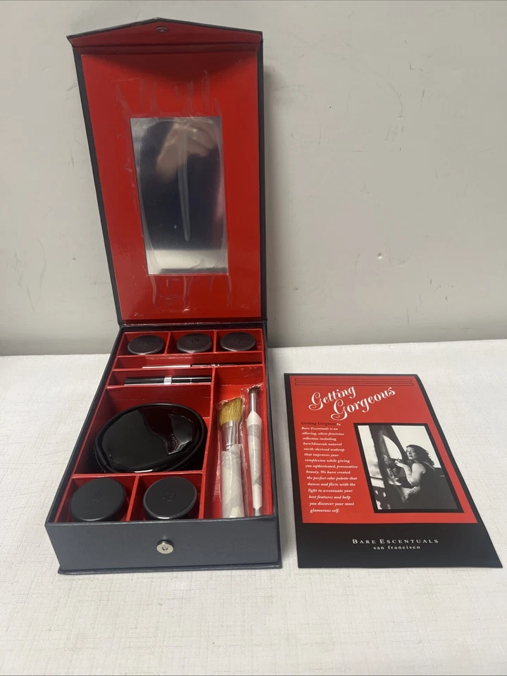 BARE ESCENTUALS SAN FRANCISCO i.d. GETTING GOREOUS Foto 2 de 4