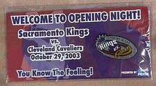 LEBRON JAMES NBA DEBUT PIN & PROGAM 2003 CAVS VS KINGS 10/29/03 OPENING NIGHT🔥