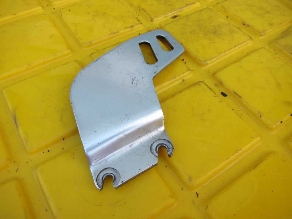 Yamaha FZR 400 1989 OEM juego trasero derecho cubierta de protección del talón Foto 2 de 4