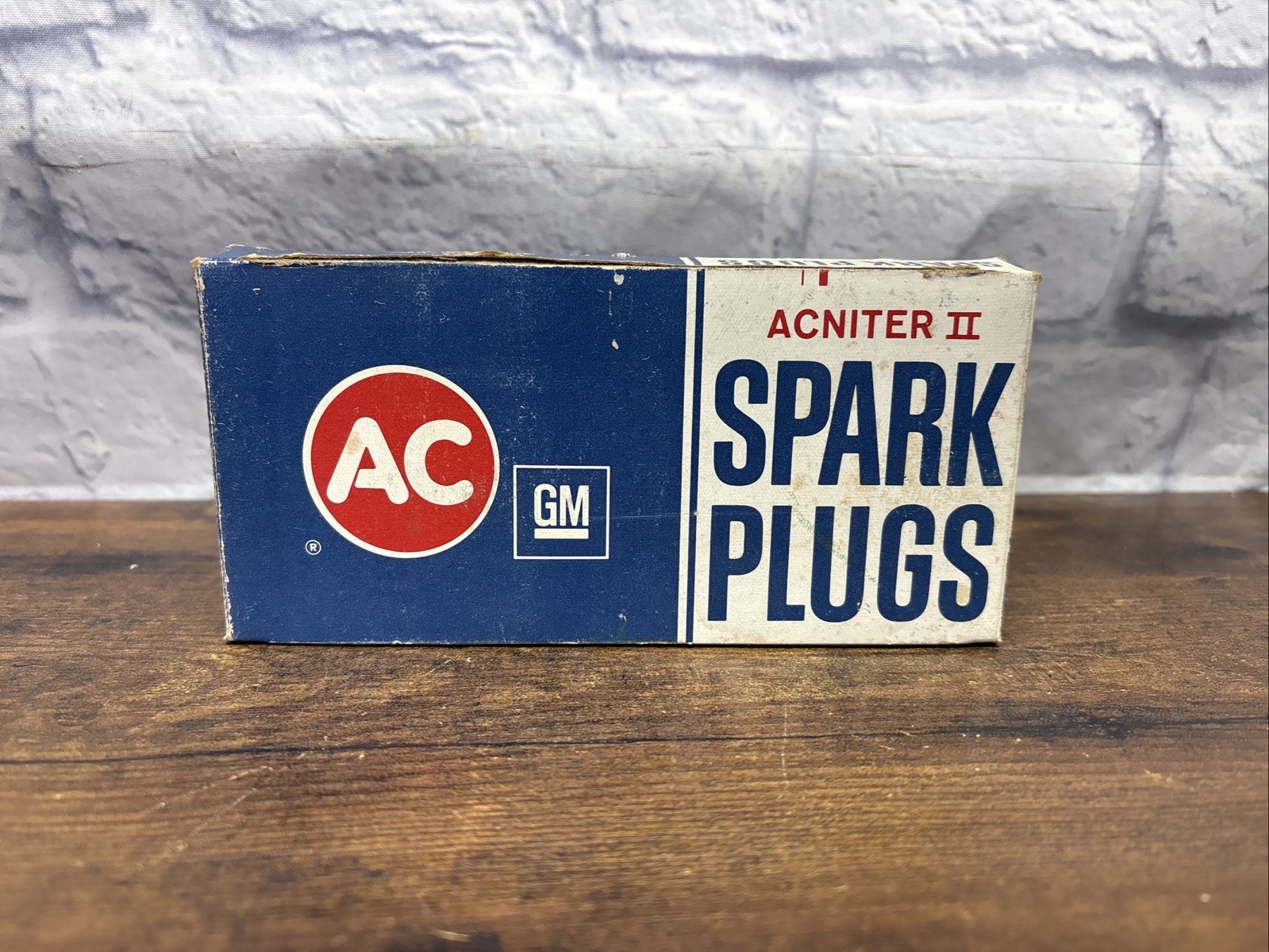 Vintage AC Delco ACRITER II Spark Plugs R44T Box of 8 GM Used