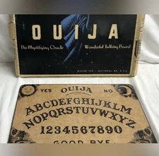RARE Vintage 1940s OUIJA Board w Planchette William Fuld The Mystifying Oracle