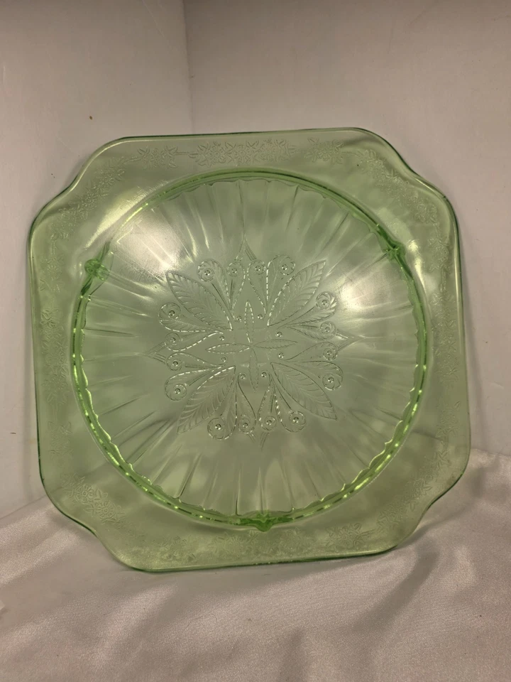 Jeanette Glass Adam Pattern Platter Uranium Vaseline Glass Green Glow 10" - Image 4 of 4