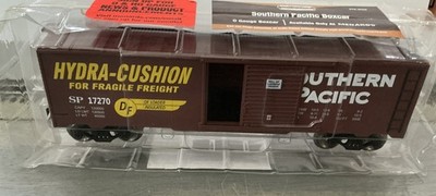 Menards GoldLine O Gauge SOUTHERN PACIFIC  Box Car- New