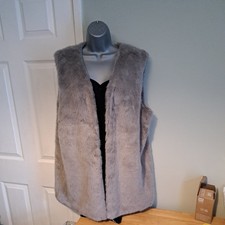 Stunning New Look Grey Faux Fur Gilet - Size 18 Used
