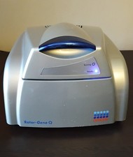 ROTOR GENE Q QIAGEN  2 PLEX HRM REAL TIME PCR CYCLER  /  HRM ANALYZER