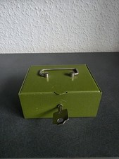 Vintage Metall Geldkassette mit Schlüssel – MELSMETALL grün