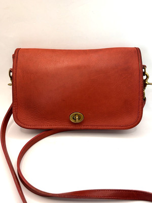 Vintage Late 80's COACH 0580-211 Red Leather Turn Lock Shoulder Bag Made in USA
