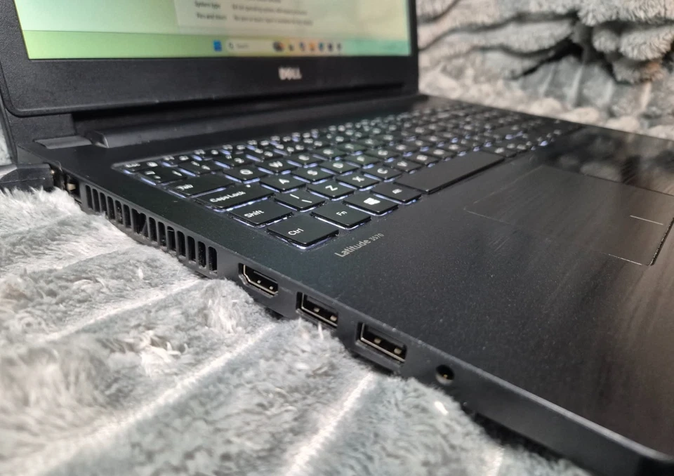 Dell Latitude 3570 · i3-6100U · 8GB · 240GB, photo 3 of 5
