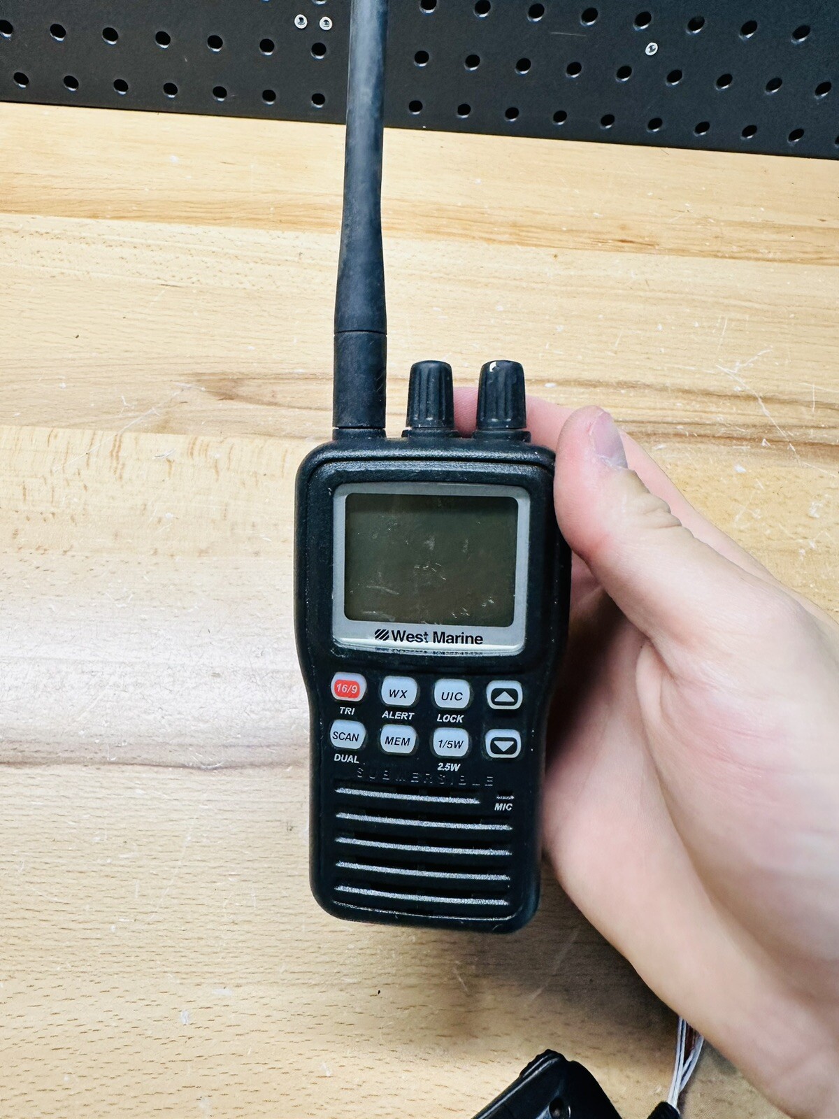 (N) West Marine VHF85 Handheld Submersible VHF Radio eBay