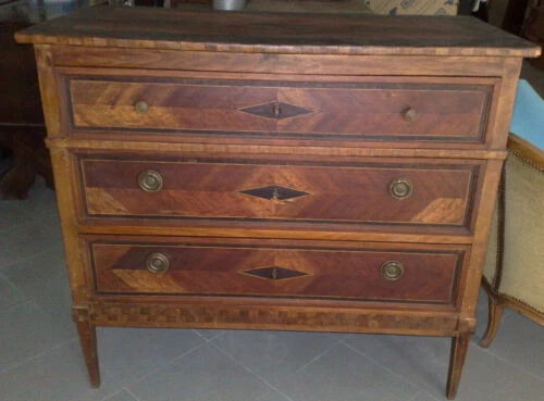 Comò e cassettoni d'antiquariato